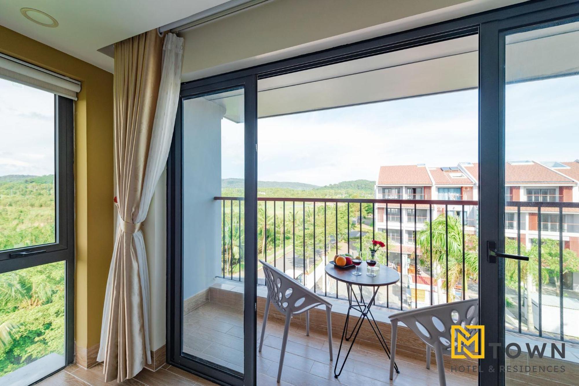 Luxy Park Hotel & Apartments - Mtown Phú Quốc Exterior foto